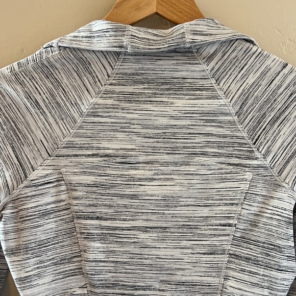 Lululemon Half Zip - Picture 7 of 9